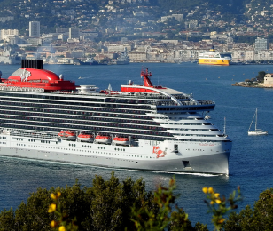 Escale inaugurale d'un bateu de la compagnie Virgin Voyages