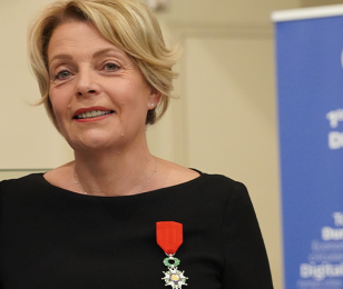 Patricia Lassault décorée de l'ordre de chevalier de la légion d’honneur