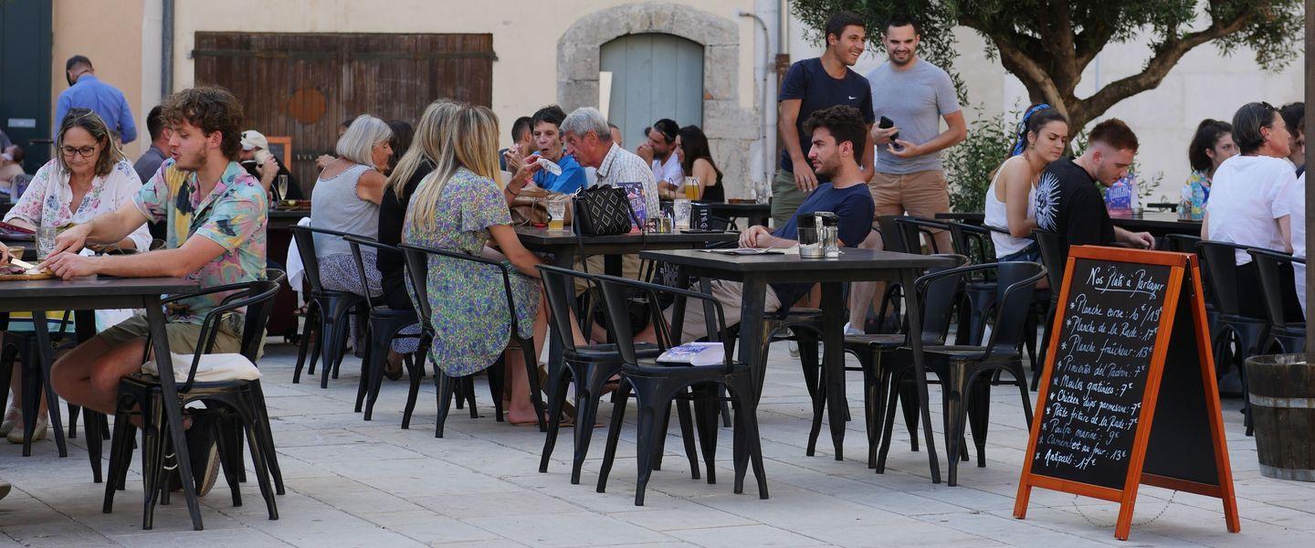 Vue d'une terrasse de café à Toulon