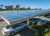 visuel de panneaux photovoltaiques sur des toitures de parking