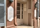 Visuel entrée hôtel Lilou à Hyères